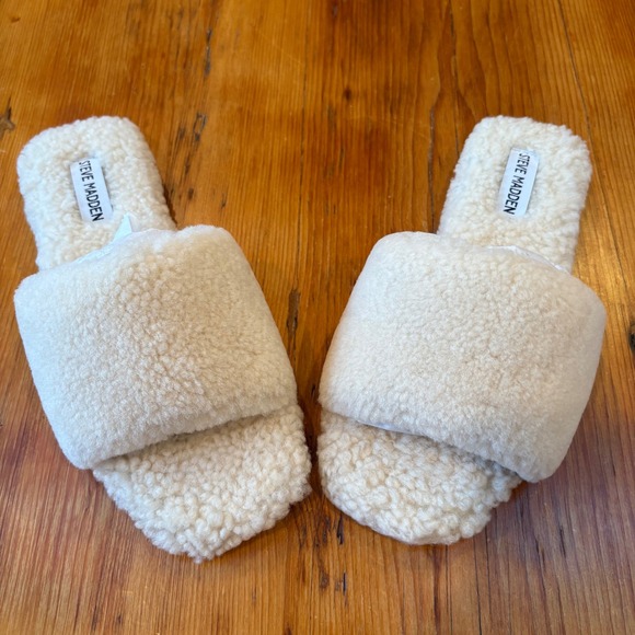 Steve Madden Retreat Off White Faux Fur Cozy Slip On Slide Slippers Women's - Picture 1 of 5